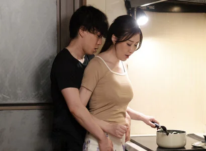 Bà mẹ kế dâng hiến cho con chồng