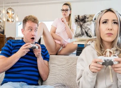 cô bé bị bạn thân cướp người yêu chỉ vì mê chơi game