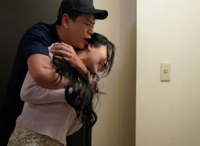 Nữ ca sĩ bị fan cuồng lạm dụng tình dục vì ngoại hình nuột nà đến mức phạm tội
