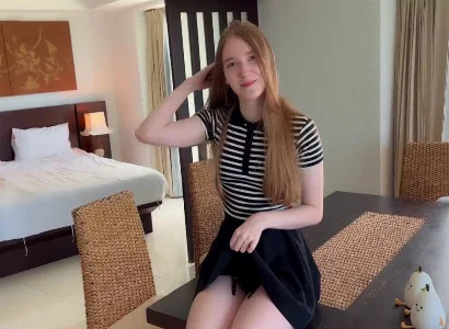 Người đàn ông đi lẻ đưa lễ tân đi ăn rồi địt
