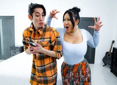 Đứa con trai khiến mẹ kế xăm trổ hàng múp đạt cực khoái