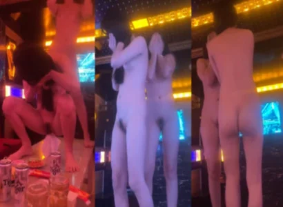 Chị gái thực hiện vũ khúc thoát y loạn tiết trong quán karaoke